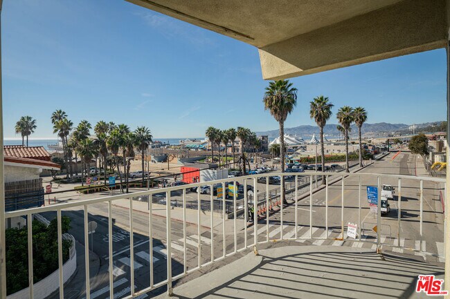 Building Photo - 1649 Appian Way