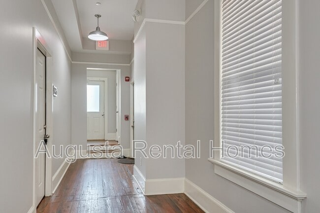 Building Photo - 1246 Broad St