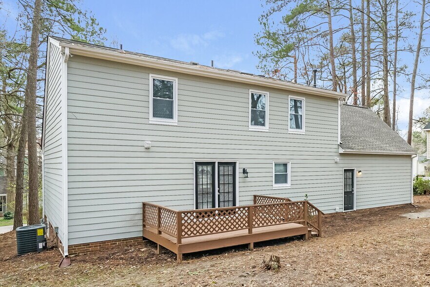 Building Photo - 6133 River Landings Dr