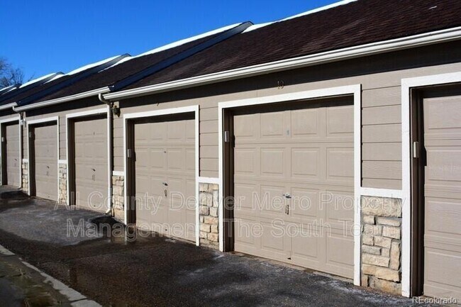 Building Photo - 7394 S Alkire St