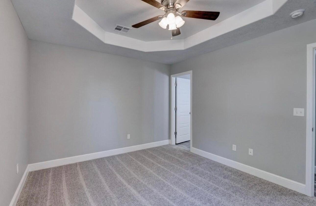 Stock image-Interior finishes may vary - 917 N Hall St