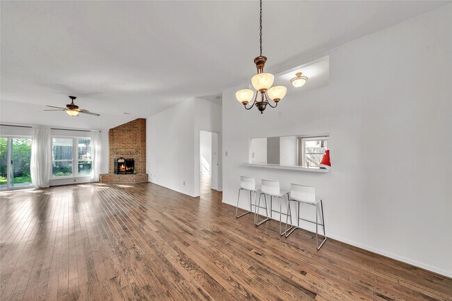 Building Photo - 16531 Tranquil Dr