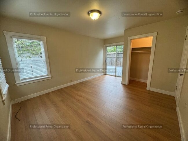 Building Photo - "Available Now".......... one-bedroom, one-bathroom house located in the heart of Napa Valley!!