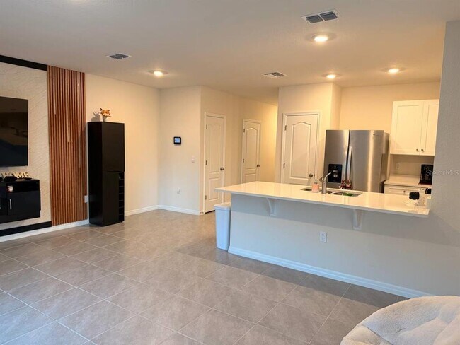 Building Photo - 2333 Penguin Blvd