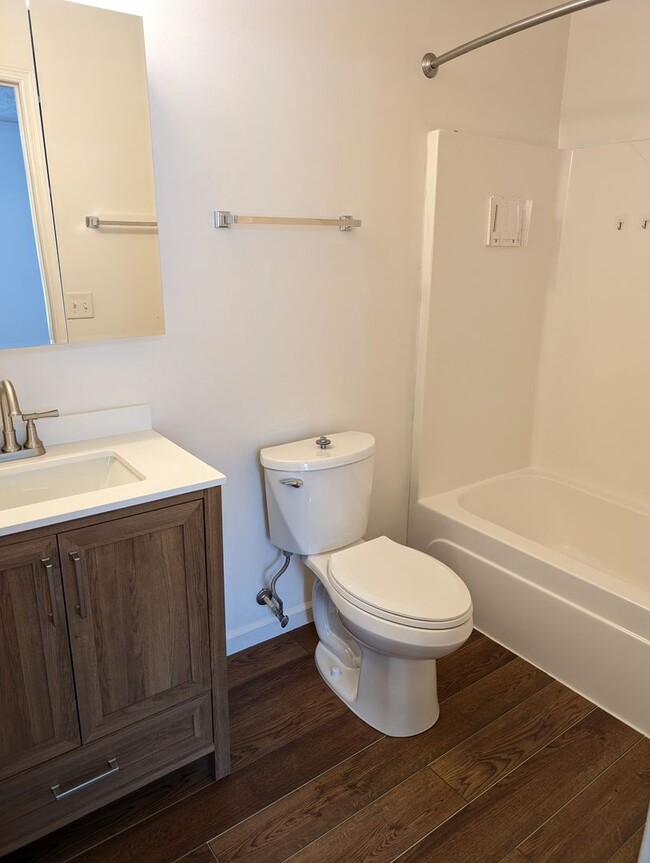 Building Photo - AVAILABLE NOW! 3 Bedroom Ranch with 2 Full...