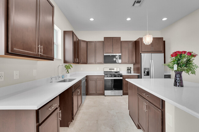 Building Photo - 14058 Spruce Pne Dr