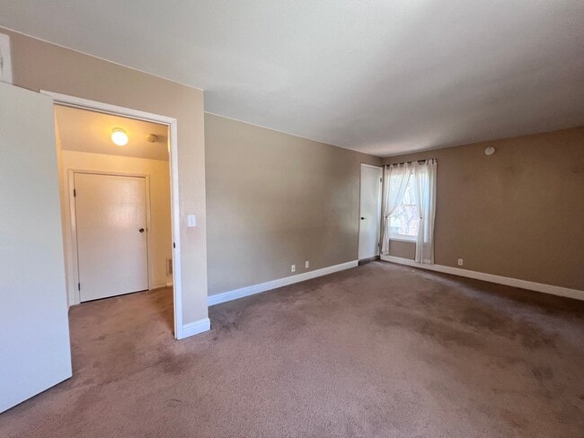 Building Photo - BRIGHT & SPACIOUS 3BD/2BA TOWNHOME IN PLEASANTON CA!!!