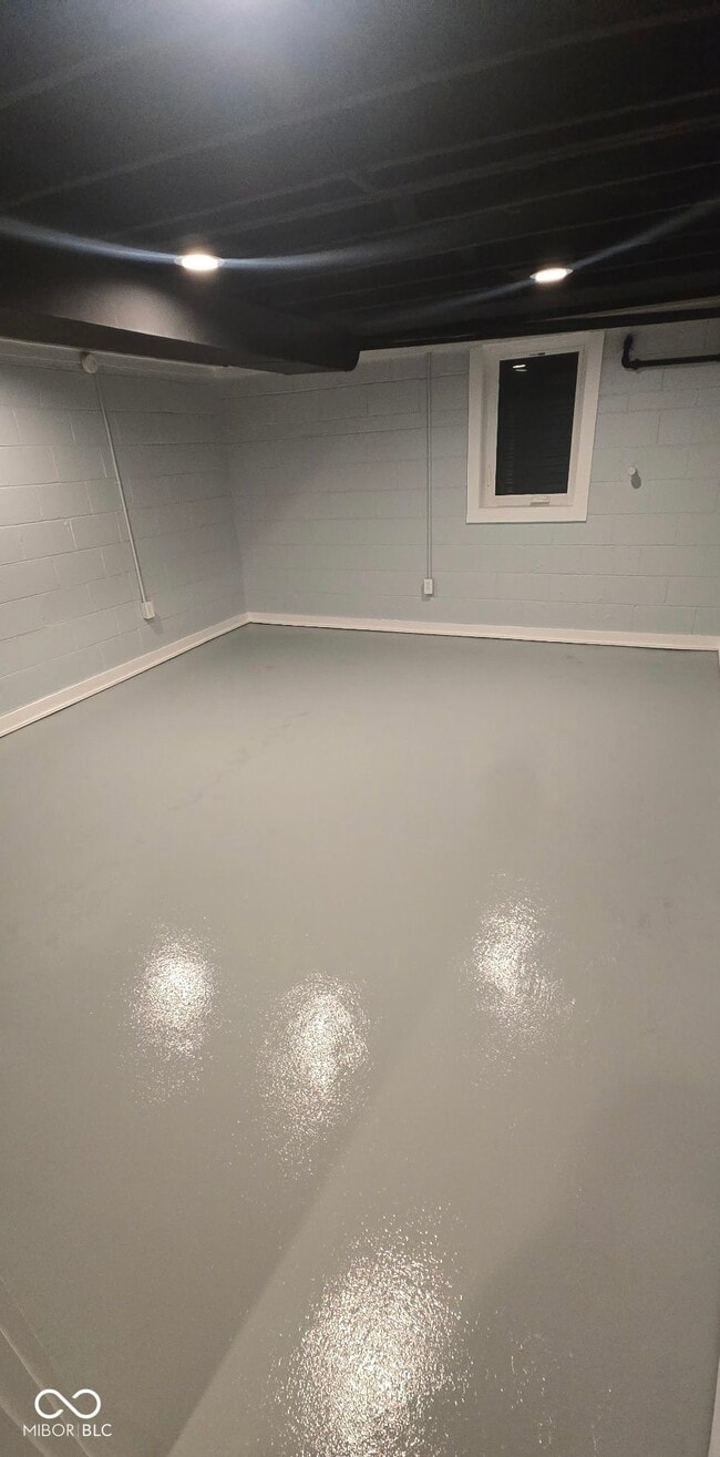 Building Photo - 402 W 52nd St