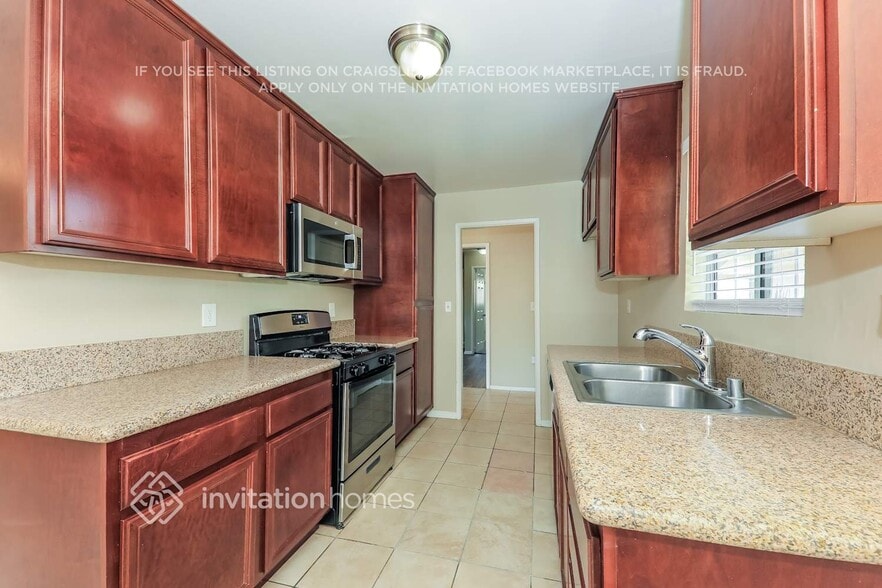 Building Photo - 2815 St Elmo Dr