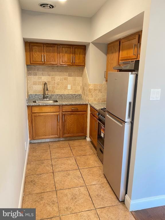 Building Photo - 400-18 W Walnut Ln