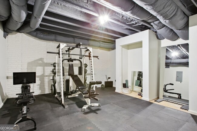 Building Photo - 524 Forrest Ave