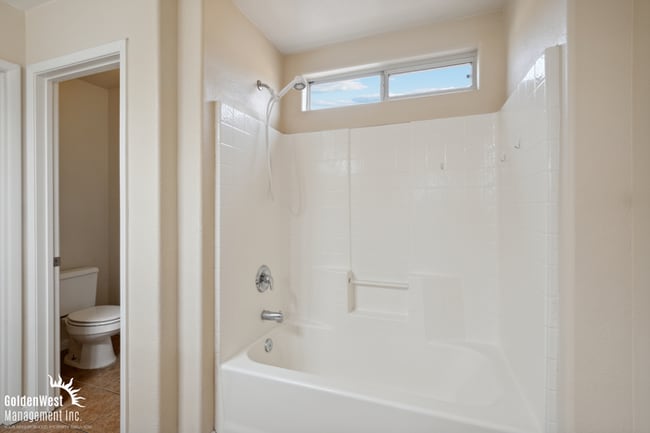 Building Photo - Charming Two-Story 3Bdm 2.5Ba Home in North Las Vegas!