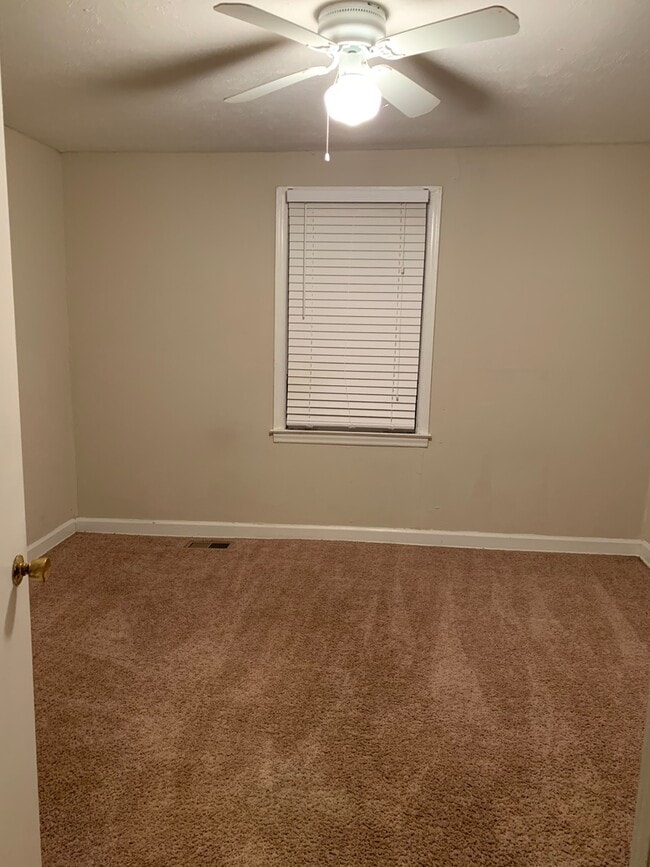 Building Photo - Coming soon! 3 bed house!! Stainless Steel...