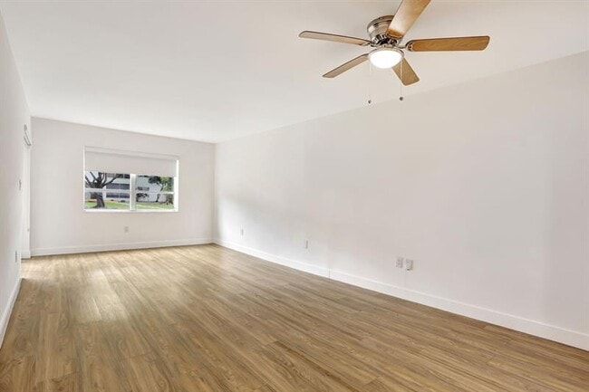 Building Photo - 6507 Winfield Blvd