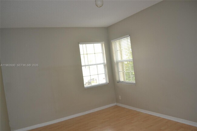 Building Photo - 1935 Madeira Dr