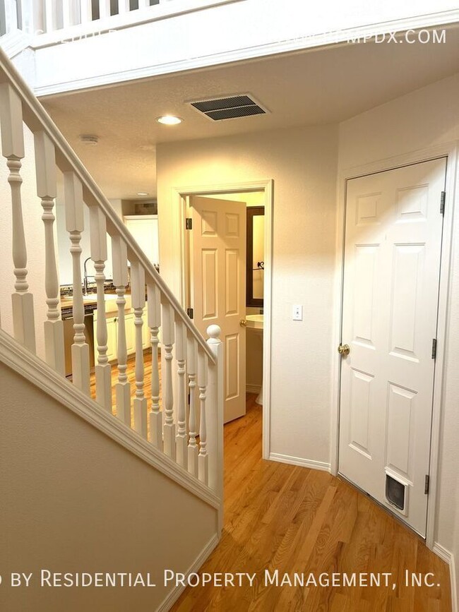 Building Photo - 6463 NW Wenmarie Dr