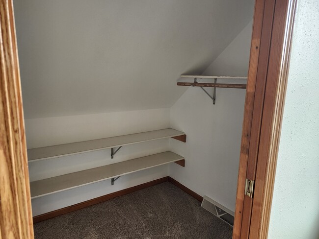 Building Photo - 301 King St