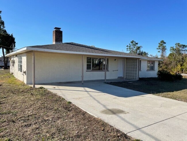 Building Photo - Beautiful home with backyard!