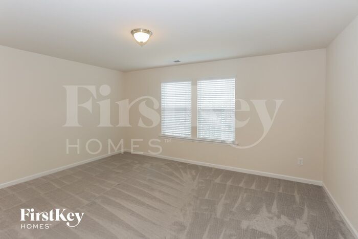 Building Photo - 182 Paradise Hills Cir
