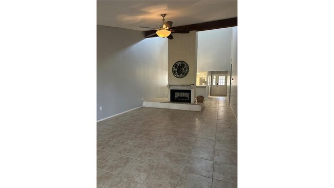 Building Photo - 4644 La Jolla Dr