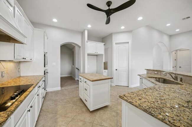 Building Photo - 17813 Kingfisher Ridge Dr