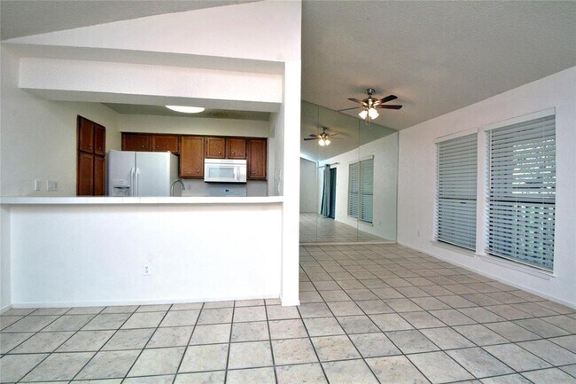 Building Photo - 3839 Dry Creek Dr