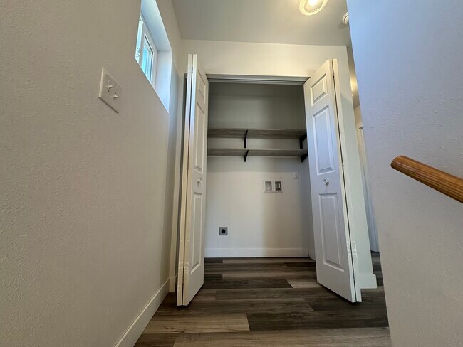 Building Photo - Valley View Estates A