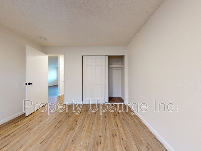 Building Photo - 445 Nelson Ave