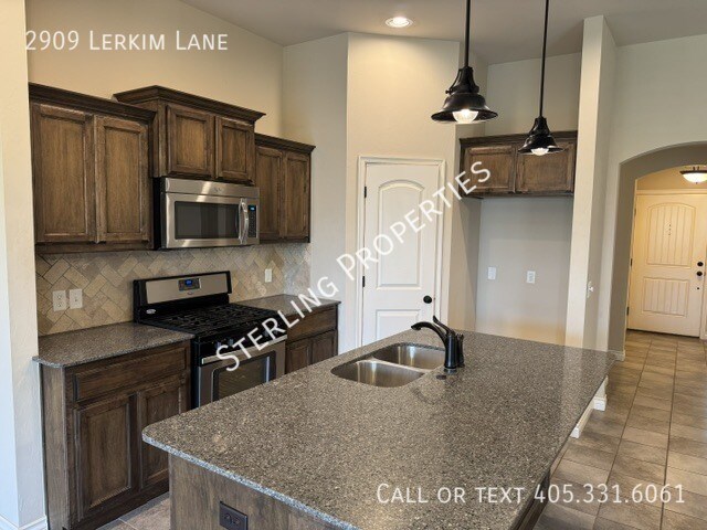 Building Photo - 2909 Lerkim Ln