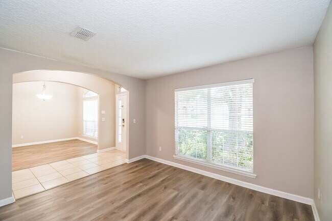 Building Photo - 9135 Prosperity Lake Dr