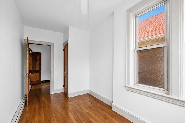 Building Photo - 1012 74th St