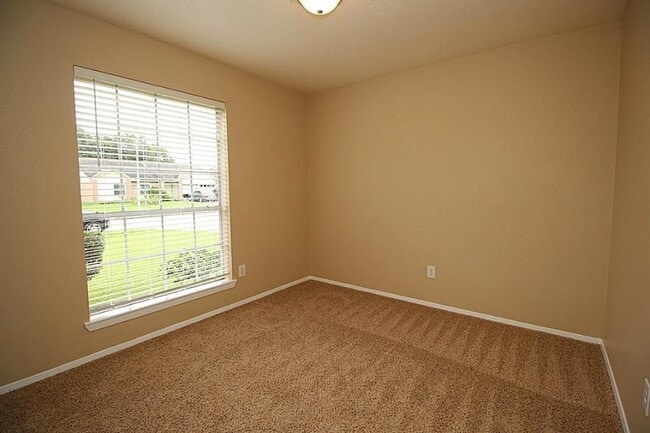 Building Photo - 3873 Pecan Cir