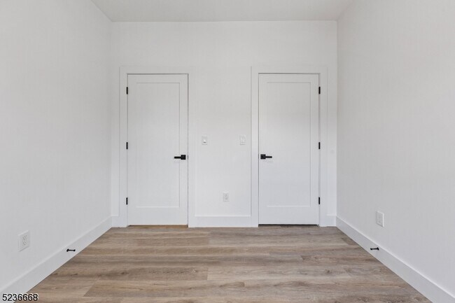 Building Photo - 189 Dayton Ave