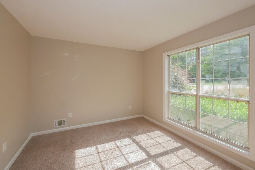 Building Photo - 135 Masters Dr