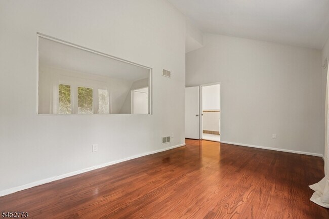 Building Photo - 4 Arbor Ct