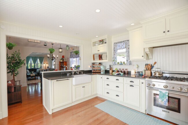 Building Photo - Beautiful Single Family Home in Willoughby Beach!!