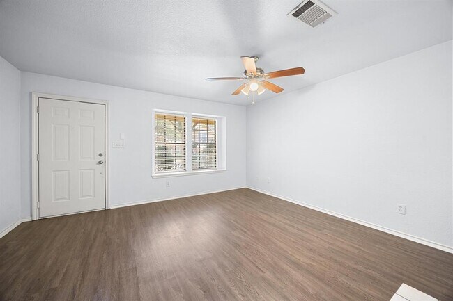 Building Photo - 11901 Swearingen Dr