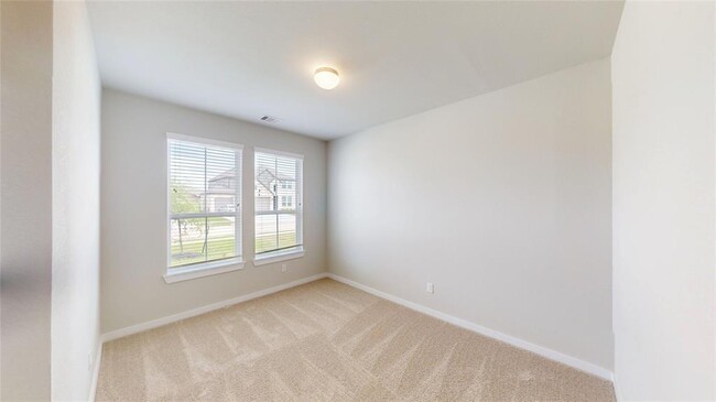 Building Photo - 333 Spruce Oak Ln