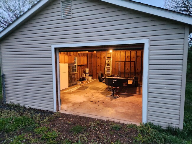 Building Photo - 9577 Shenandoah Dr