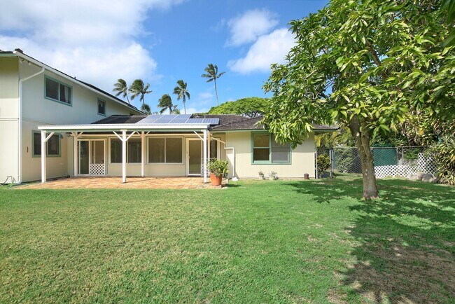Building Photo - Ready to move into single level family hom...