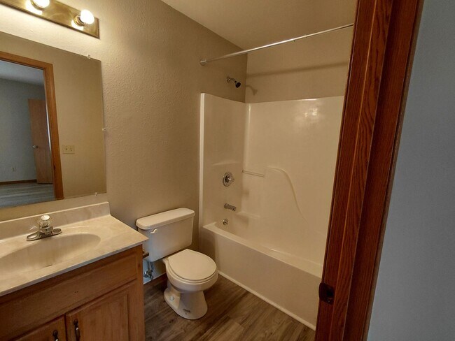 Building Photo - 24990 Scenic Dr