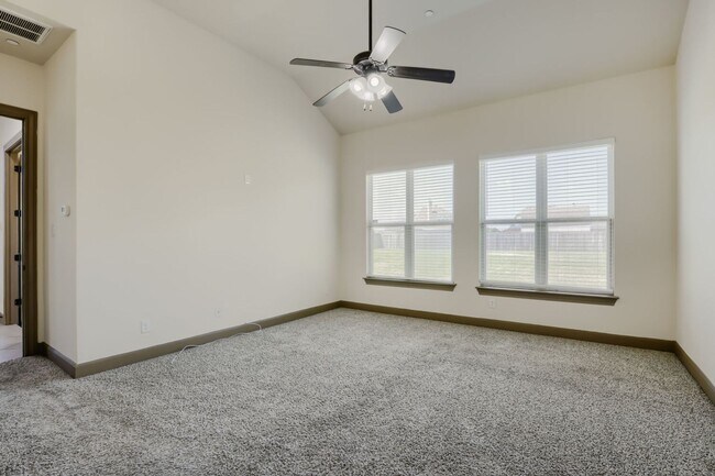 Building Photo - 5923 Dewdrop Ln
