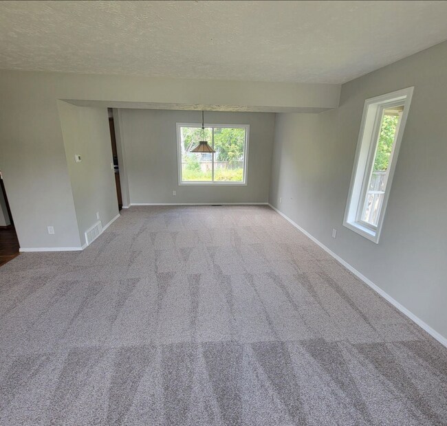 Formal dining room - 4311 E 41st Ave