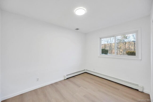 Building Photo - 5494 South Dr