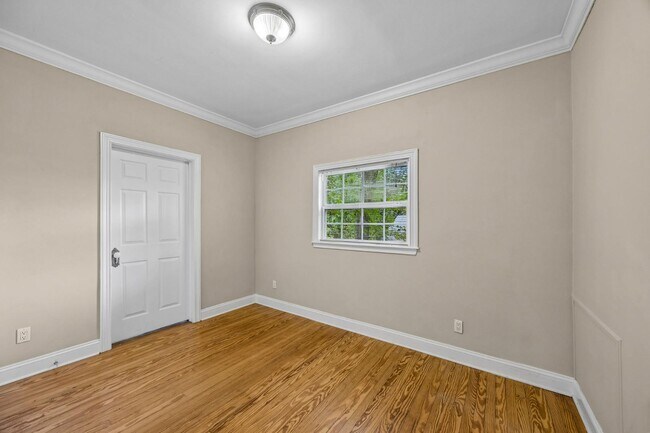 Building Photo - 3643 Herschel St