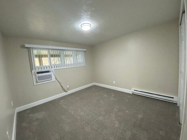 Building Photo - RENOVATED 1BD/1BA LOWER SOUTH HILL APT | A/C | DW | PET FRIENDLY | AVAIL UPON REQUEST