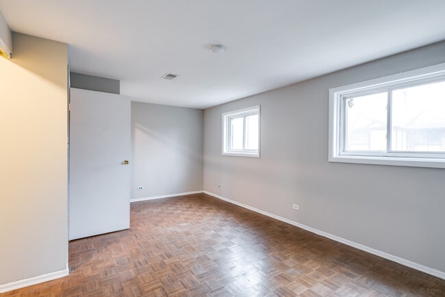 Building Photo - 18W269 Kirkland Ln