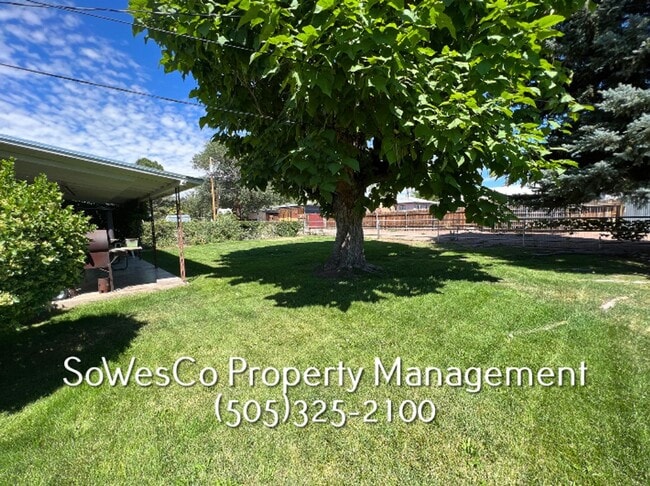 Building Photo - FULLY FURNISHED  3 Bedroom - Short or Long...