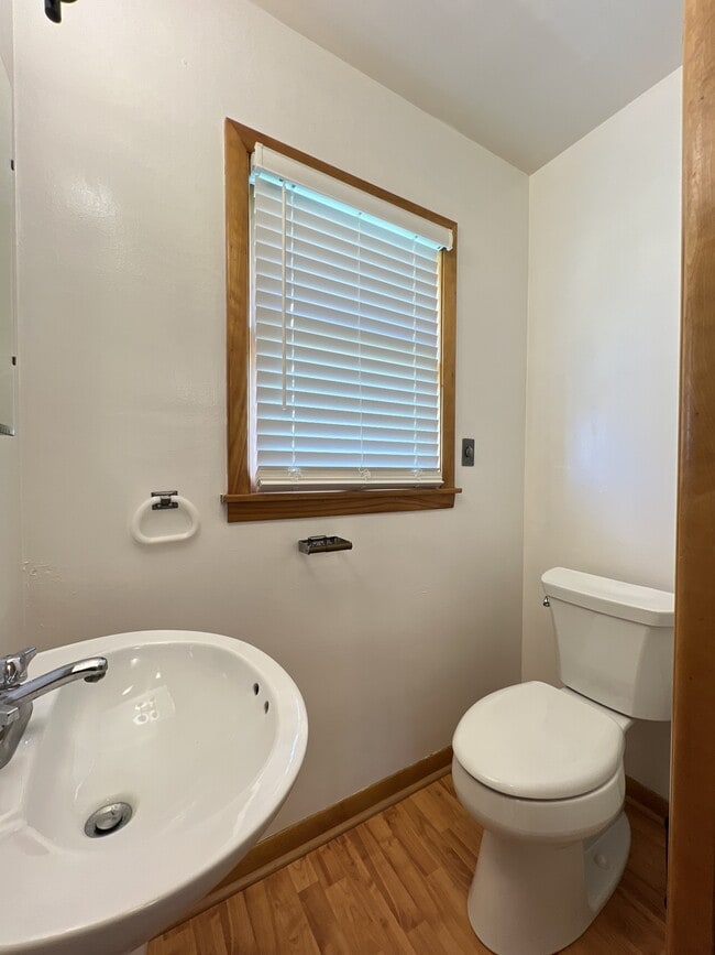 Building Photo - 3170 Asbury Rd