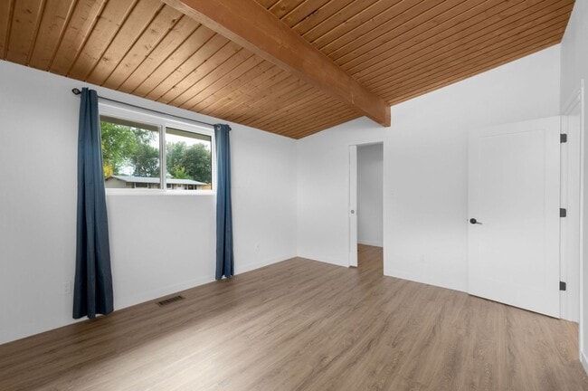 Building Photo - Adorable updated 2bdrm rancher